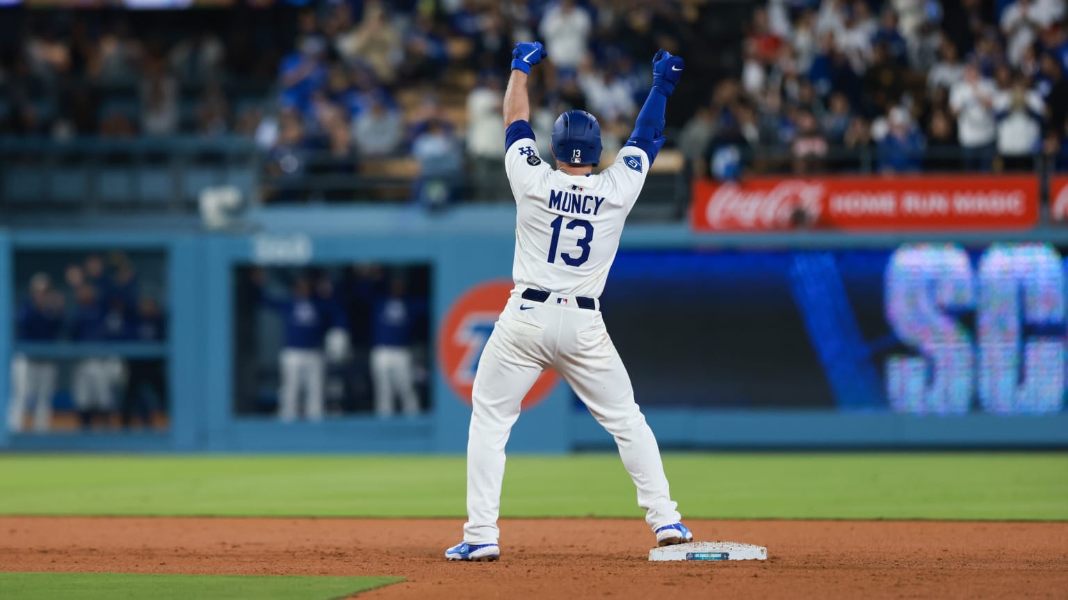Max Muncy's RBI double | 05/16/2025 | Los Angeles Dodgers