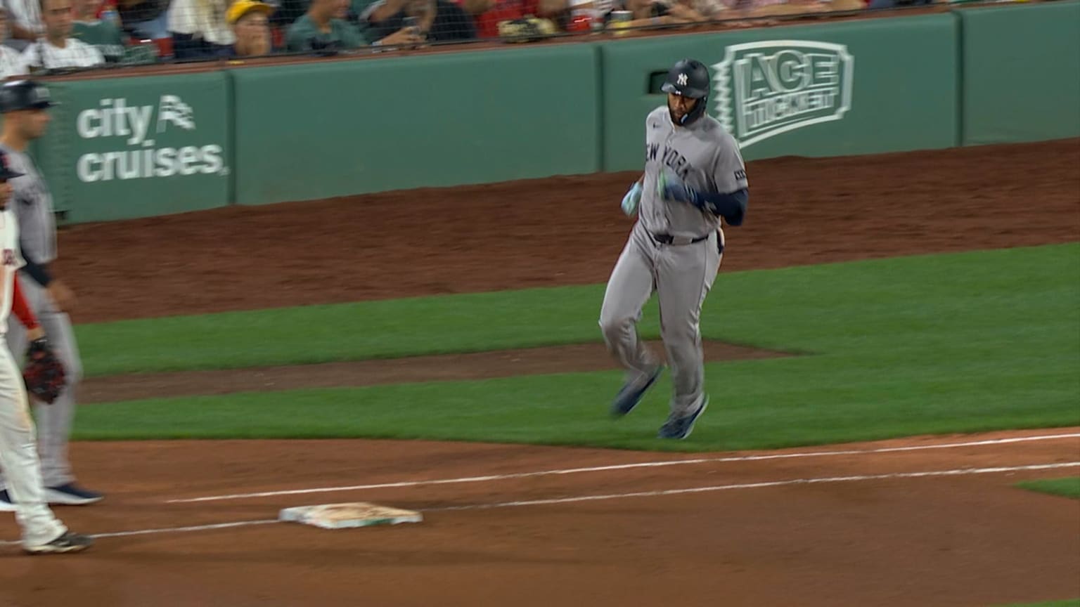Sonny Gray carries no-hit bid into eighth at Fenway before single breaks it