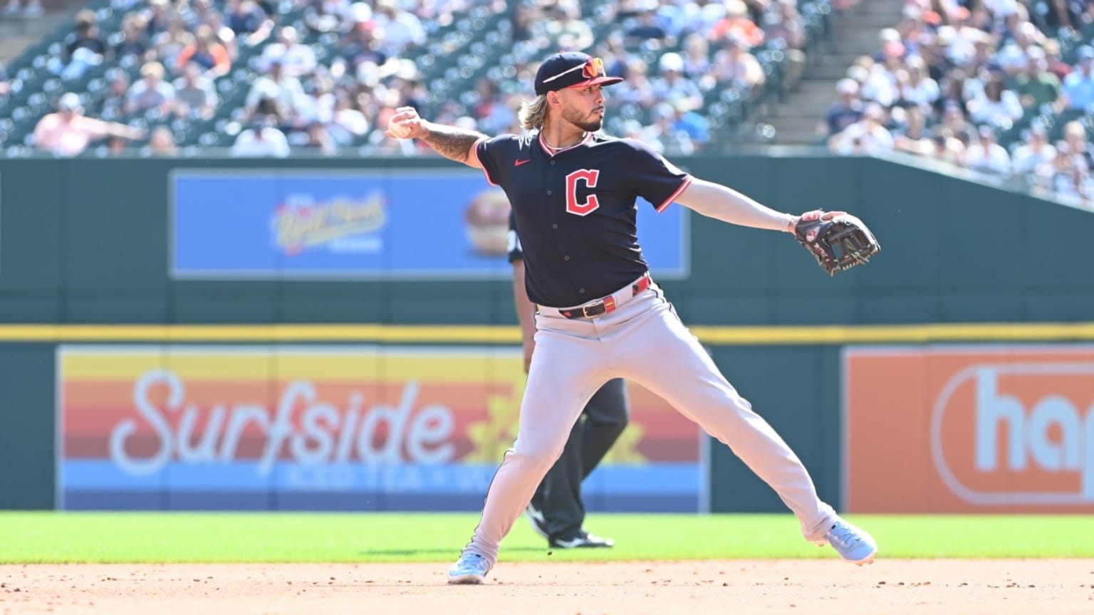 Tim Herrin catches a liner for a double play | 09/18/2025 | Cleveland ...