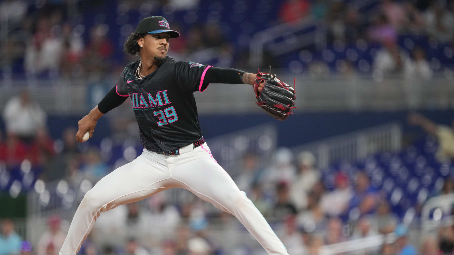 Eury Pérez, Walker Buehler Eury Pérez strikes out the side in the 3rd | 05/01/2026 | Miami