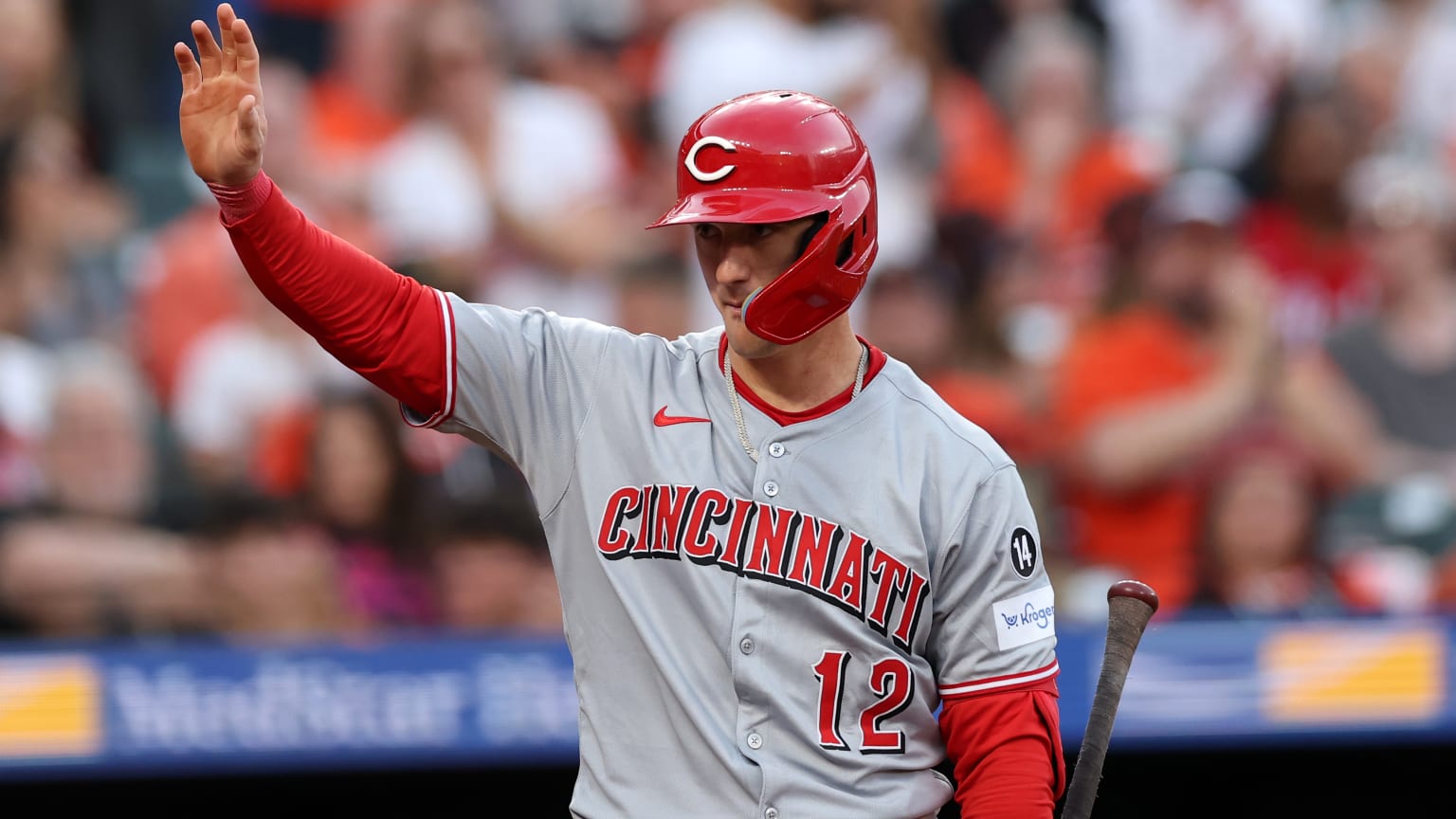 Austin Hays receives ovation in return to Baltimore | 04/18/2025 |  Cincinnati Reds