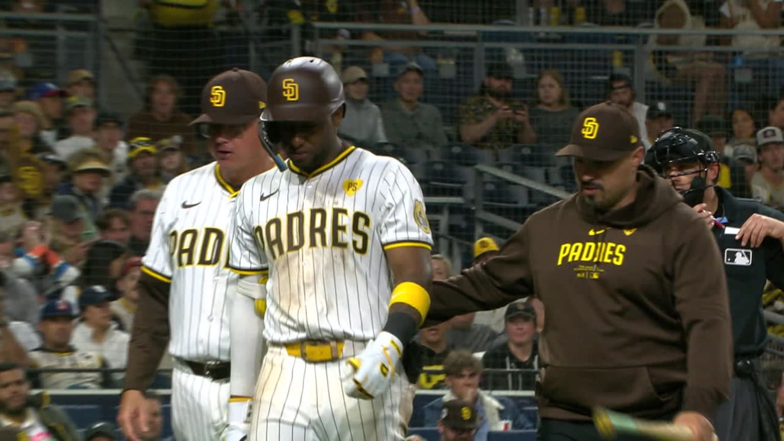 Jurickson Profar exits the game in the 8th | 06/11/2024 | San Diego Padres