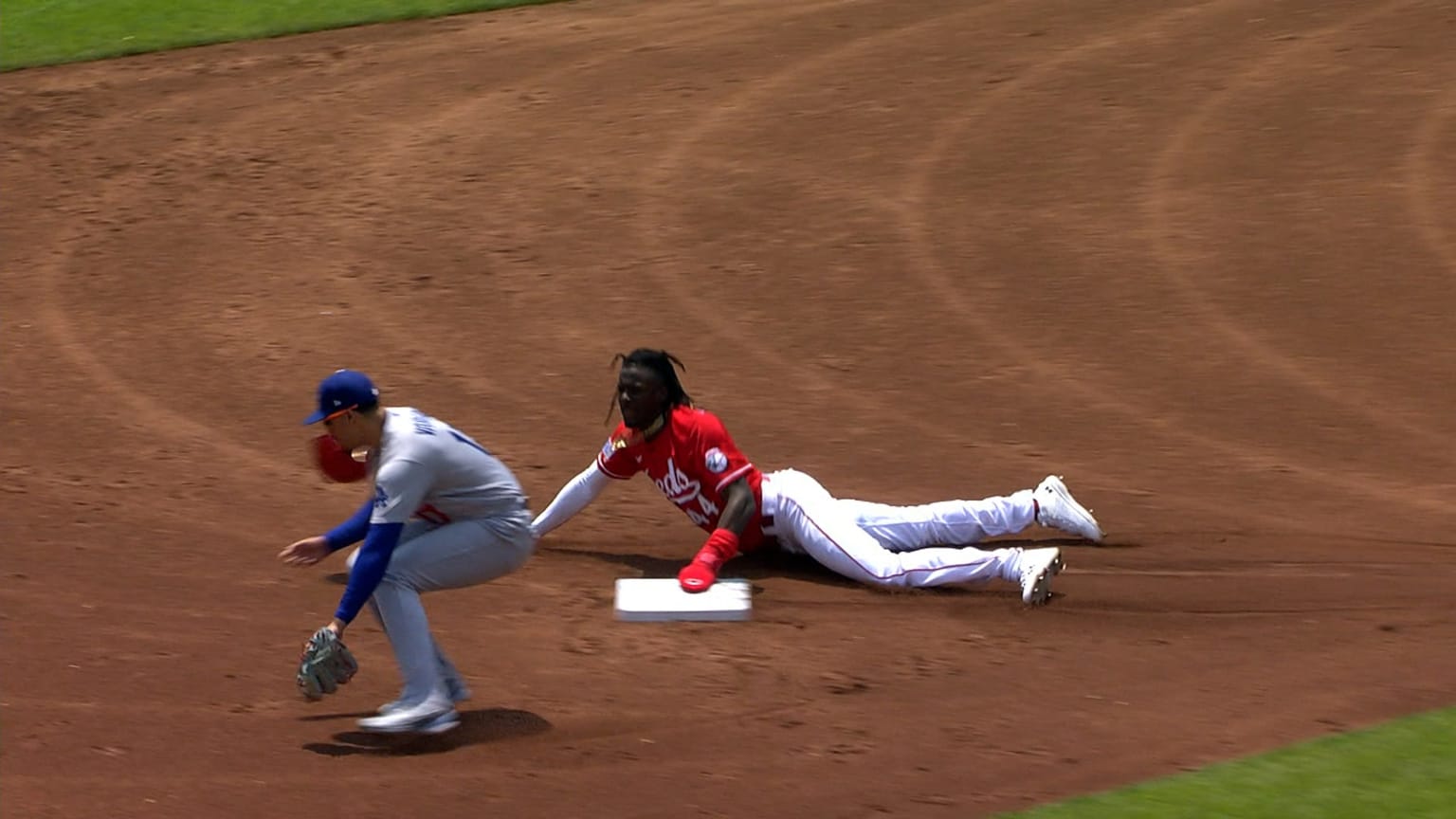 De La Cruz's first stolen base 06/08/2023 Cincinnati Reds