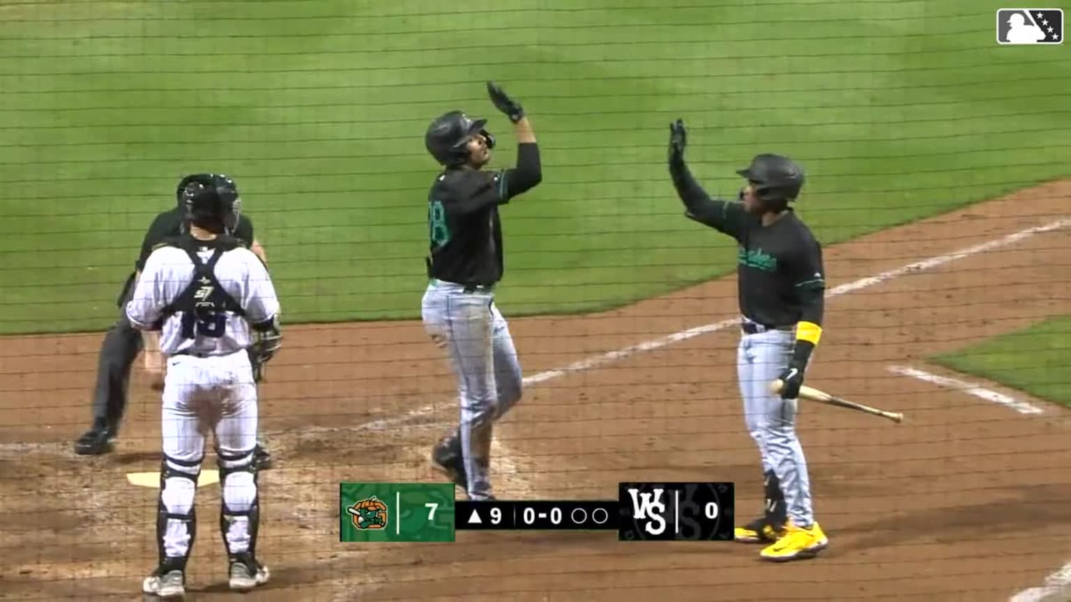 Lonnie White Jr.'s solo homer 04/11/2024