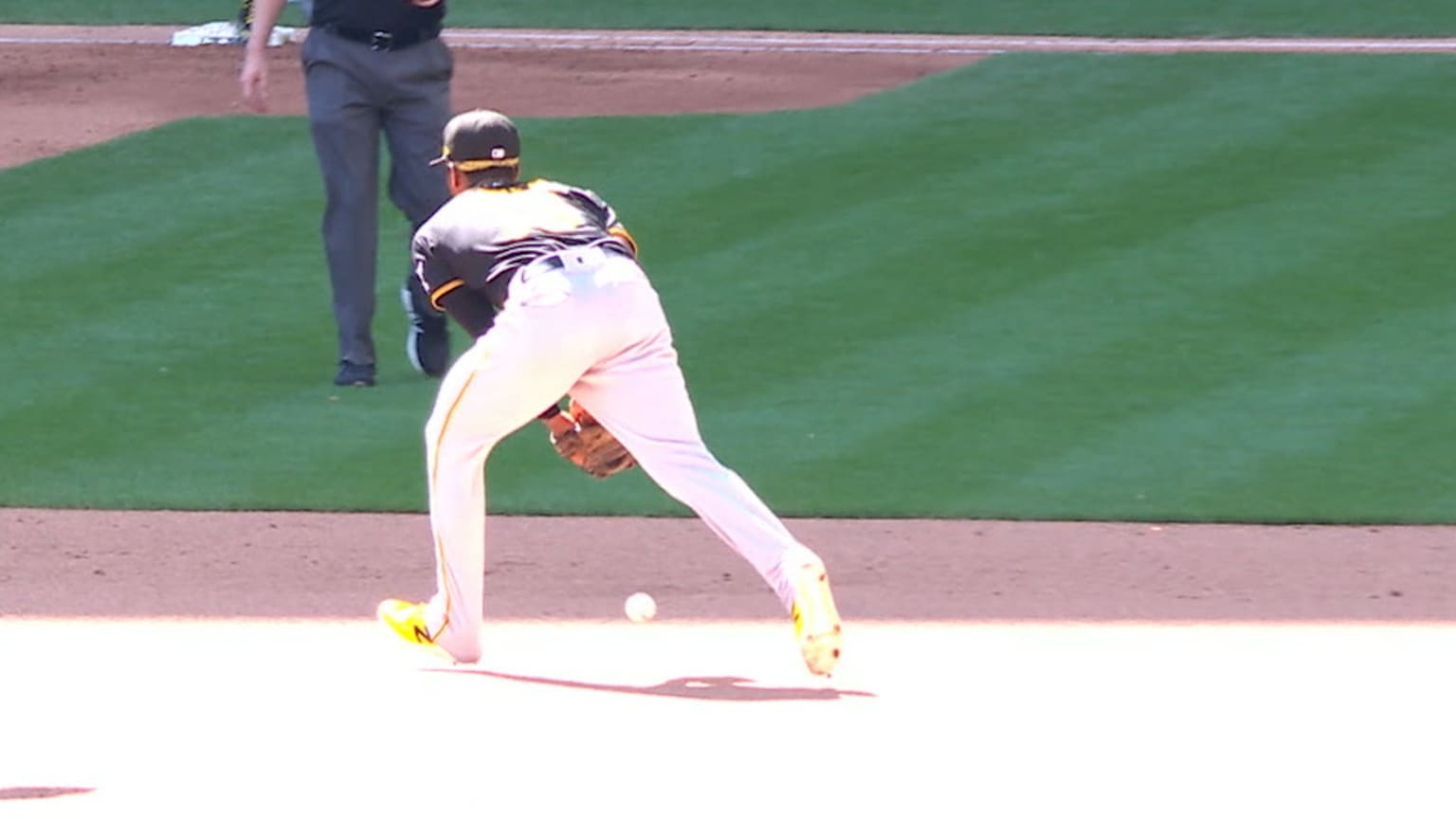 Pirates commit two errors | 08/31/2022 | MLB.com