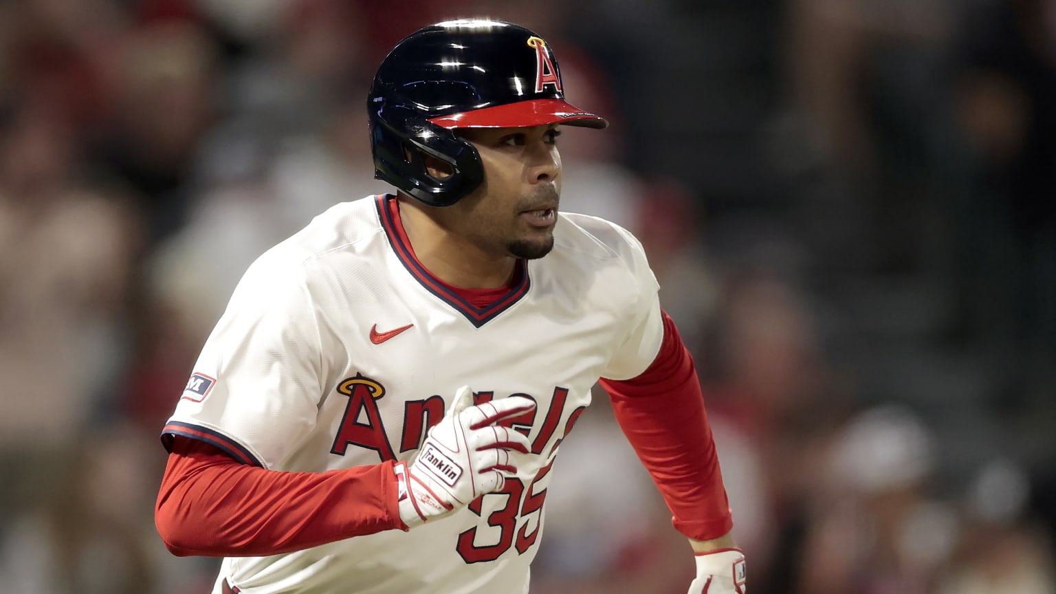 LaMonte Wade Jr.'s pinch-hit RBI single