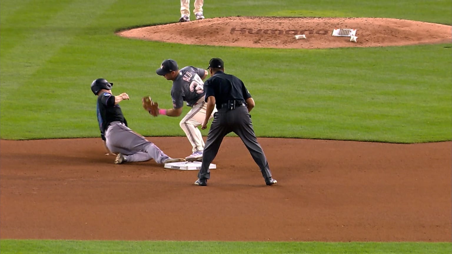 Joey Wendle safe after review | 09/01/2023 | Miami Marlins