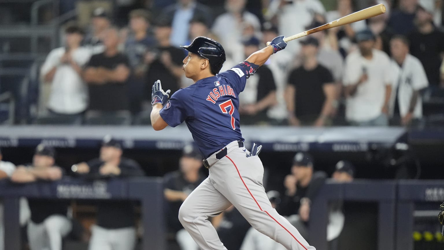 Masataka Yoshida's game-tying two-run homer (3)
