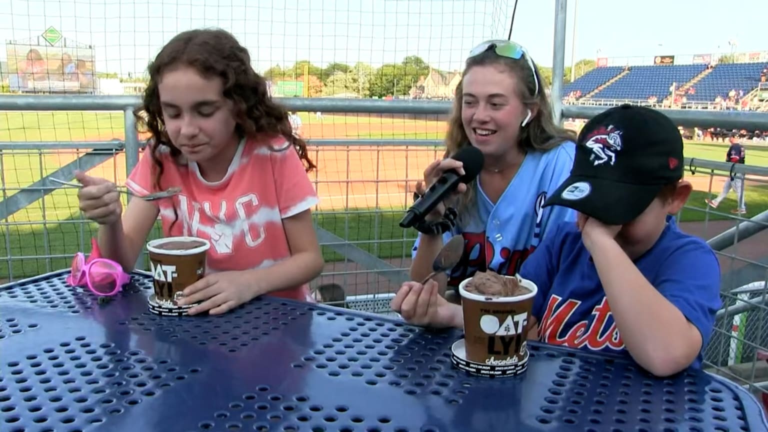 Two fans partake in ice cream eating contest | 08/20/2023 | MLB.com