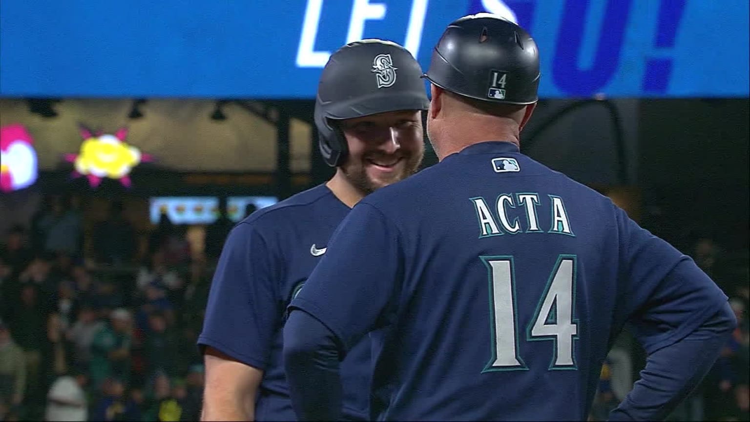 Cal Raleigh's RBI single in 10th lifts Mariners past Yankees, 1-0