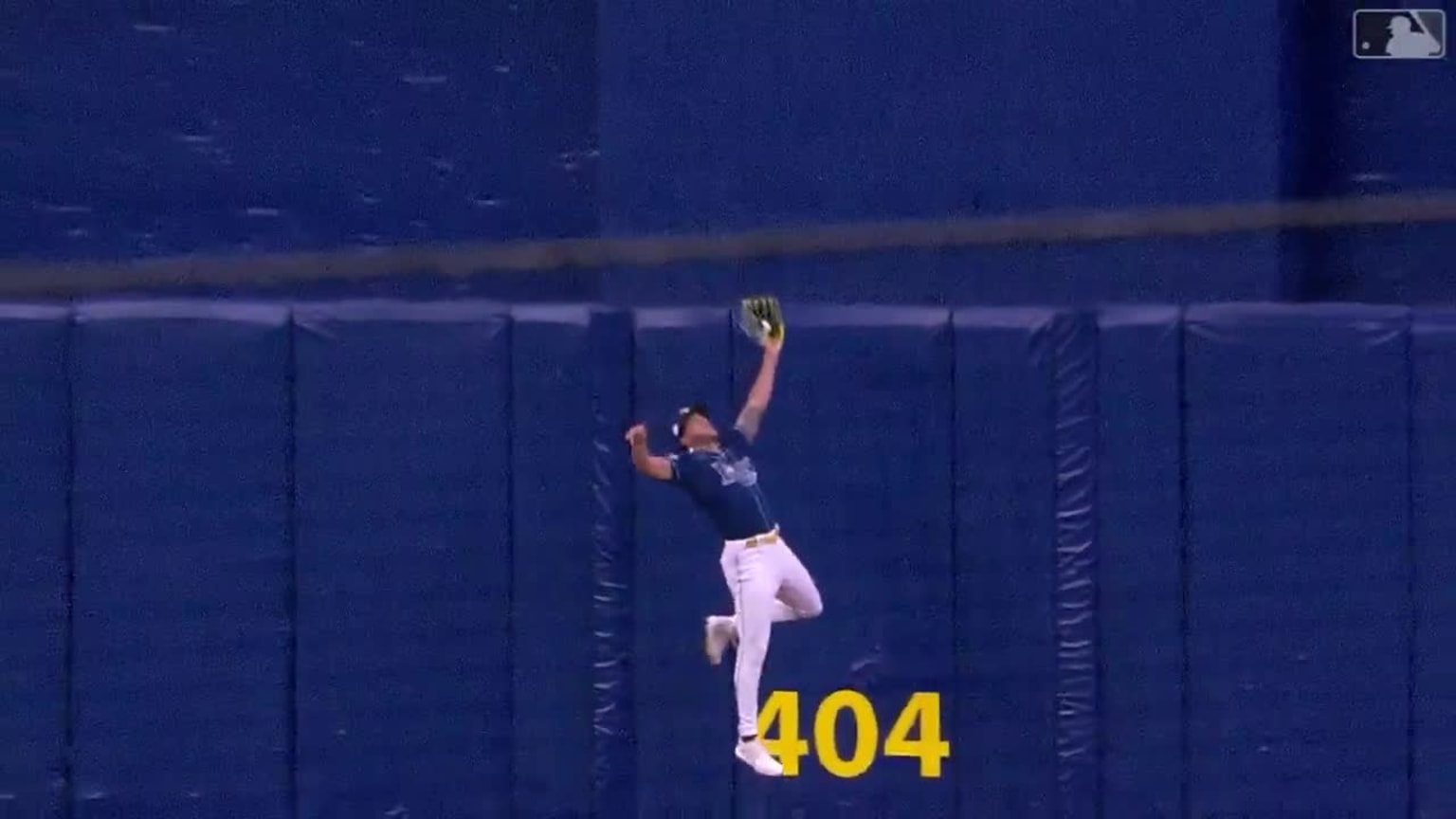 Jose Siri makes a great leaping catch in center field | 07/25/2023 ...