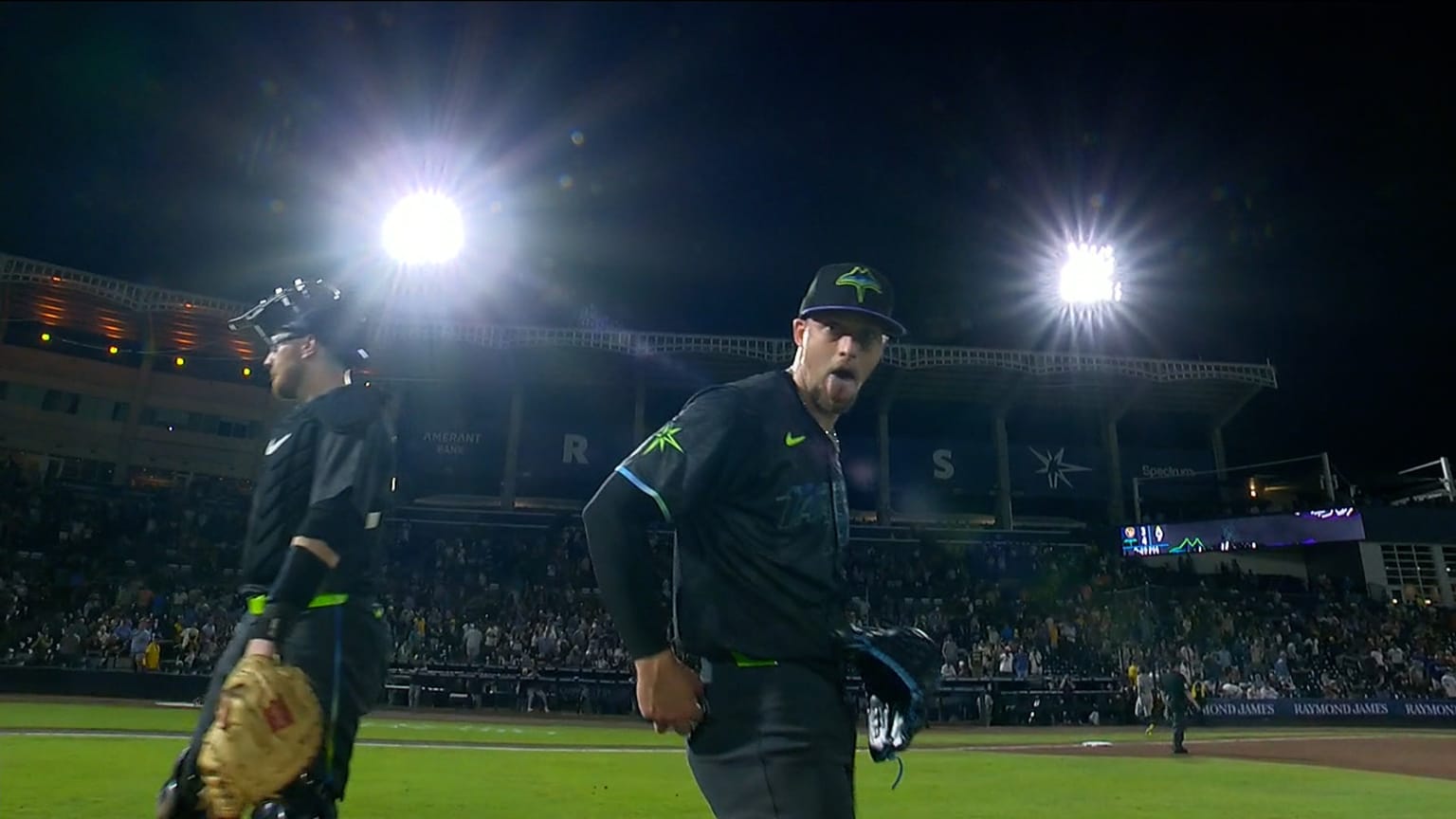 Eric Orze logra el salvado | 09/05/2025 | Los Rays de Tampa Bay