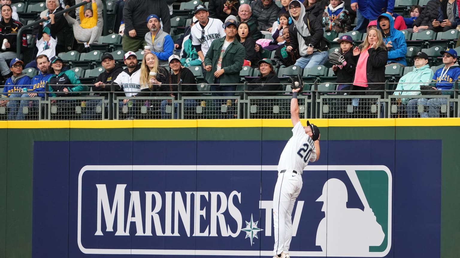 Luke Raley's leaping catch | 04/13/2026 | Seattle Mariners