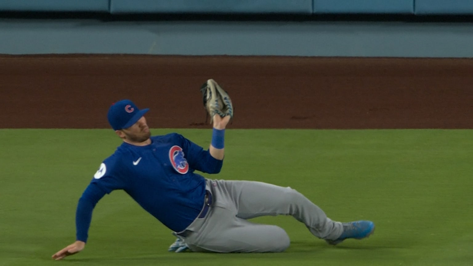 Ian Happ's smooth sliding catch in left | 09/10/2024 | Chicago Cubs