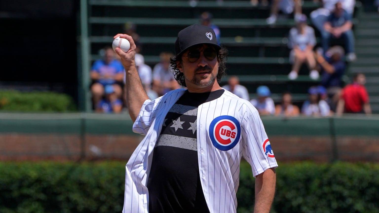 Thomas Ian Nicholas throws first pitch at Cubs game 08/07/2024