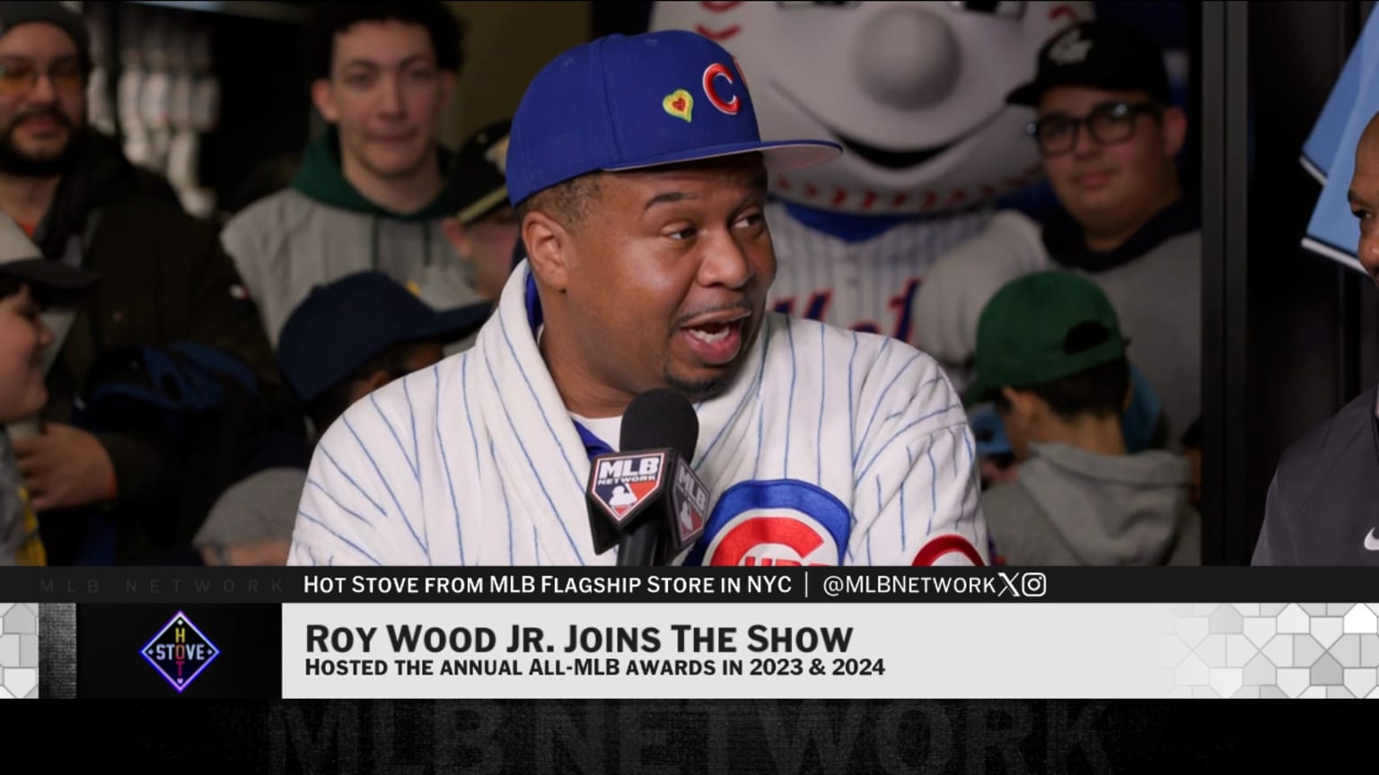 Roy Wood Jr. talks about his Cubs' robe | 02/12/2025 | MLB.com
