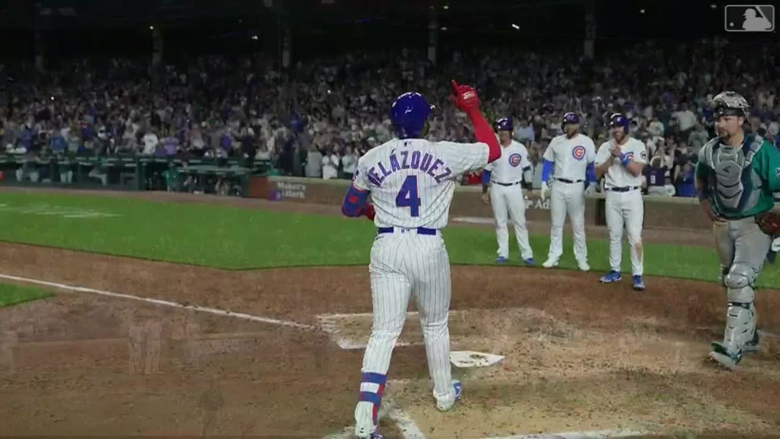 Honoring 21: Cubs' Nelson Velázquez proud to take field in honor