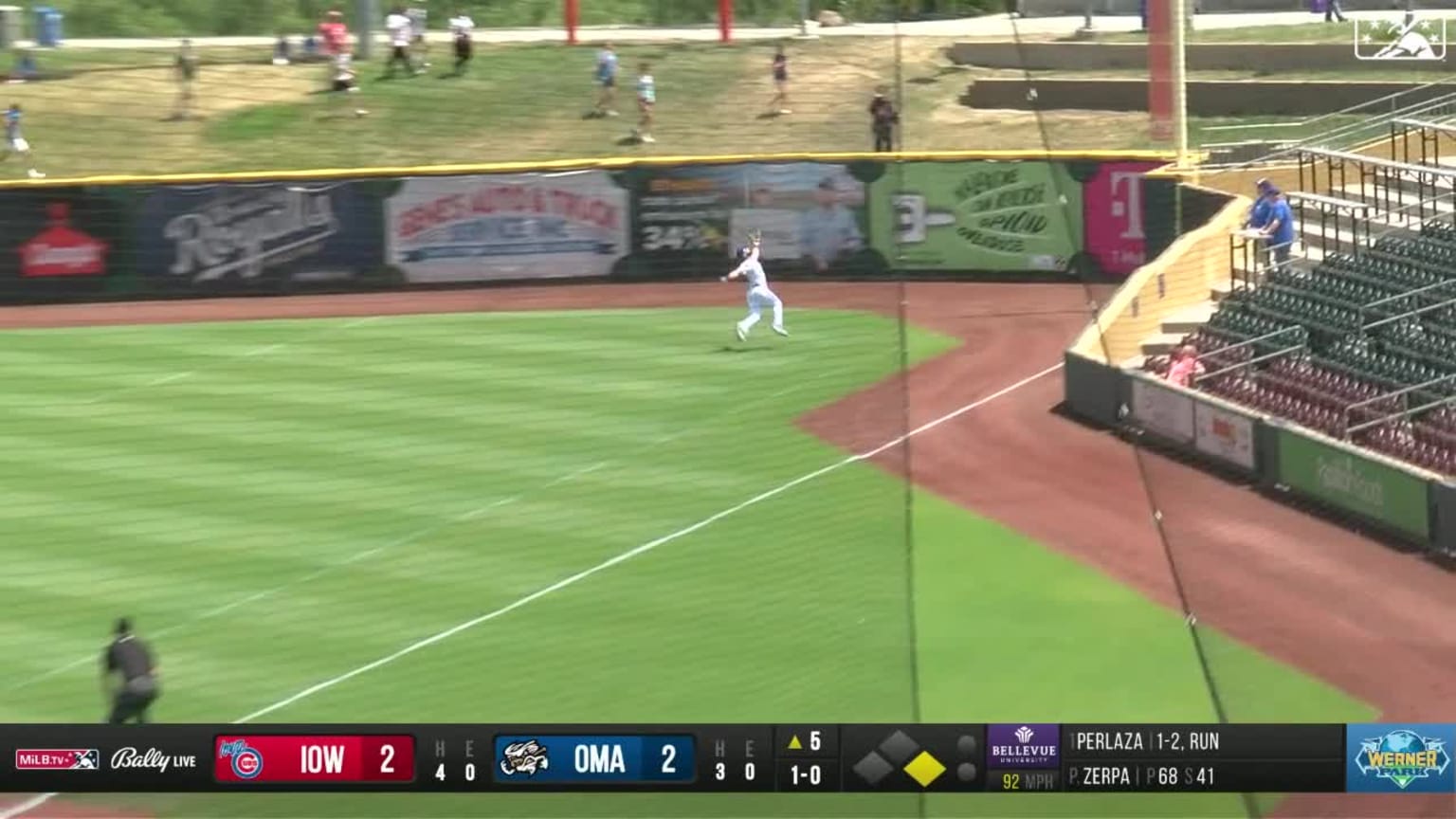 Tyler Gentry makes a running over the shoulder catch | 06/28/2023 | MLB.com
