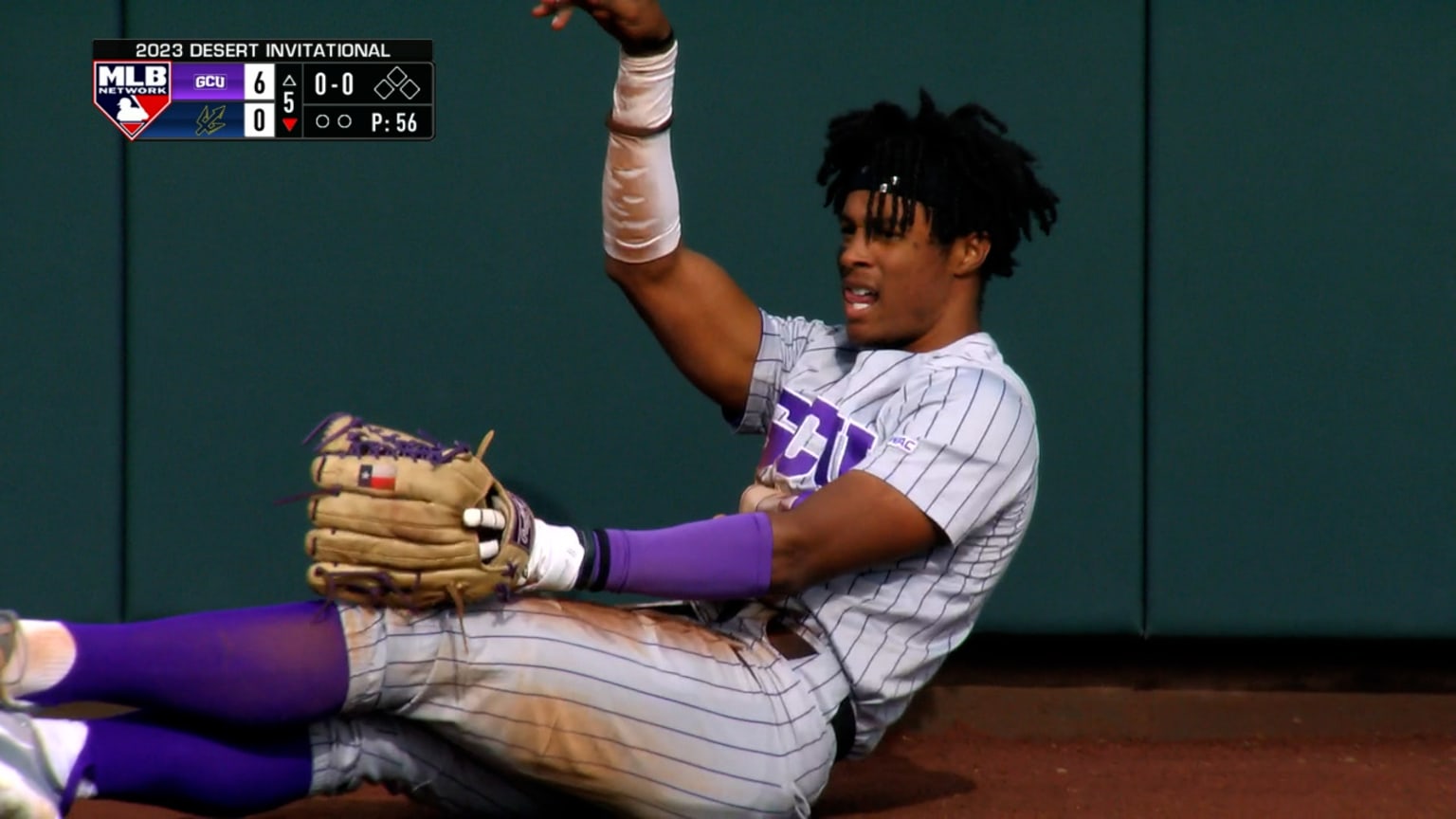Homer Bush Jr. makes a superb catch in center field 02/17/2023