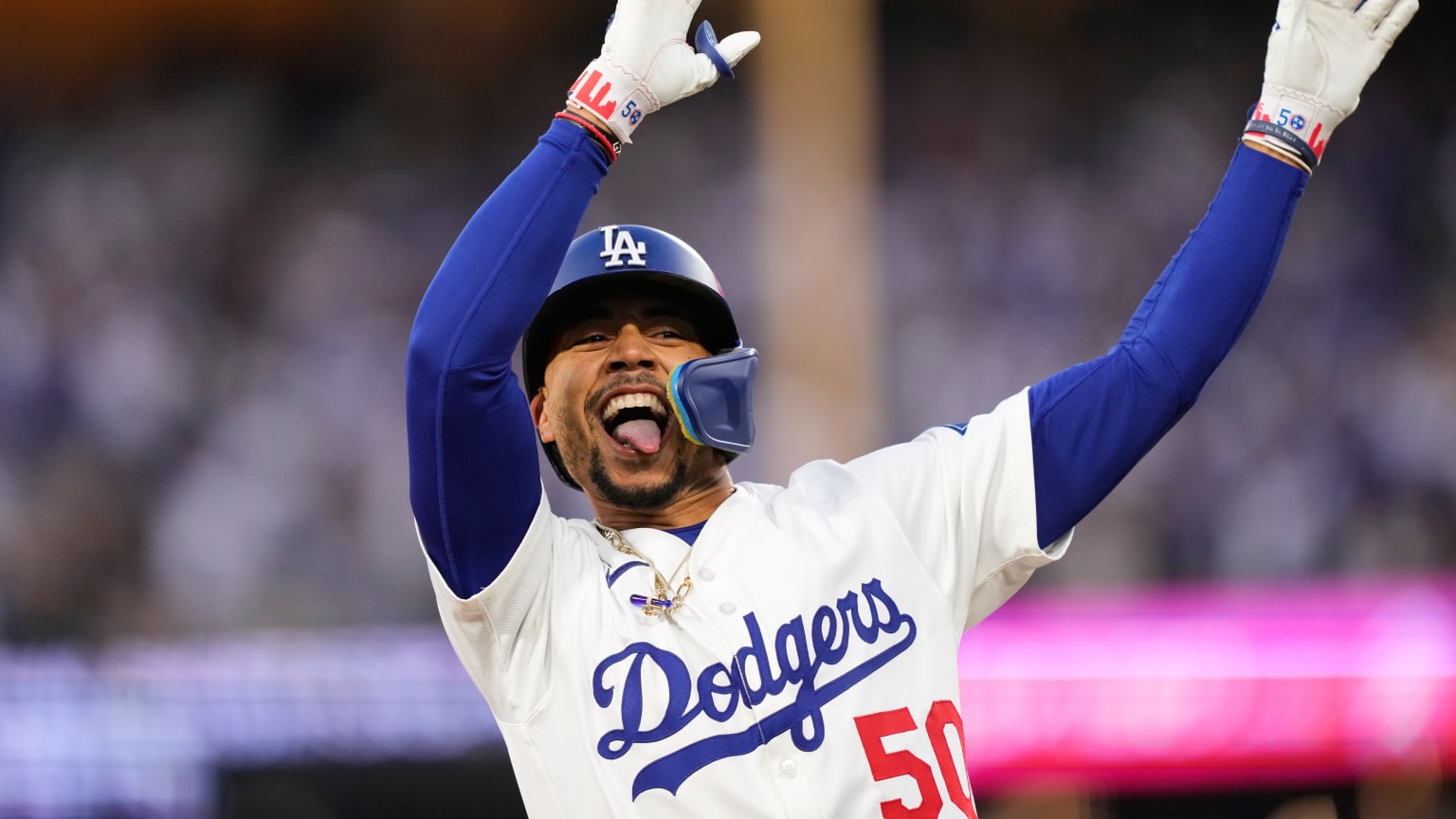 Mookie Betts' triple | 10/08/2025 | Los Angeles Dodgers