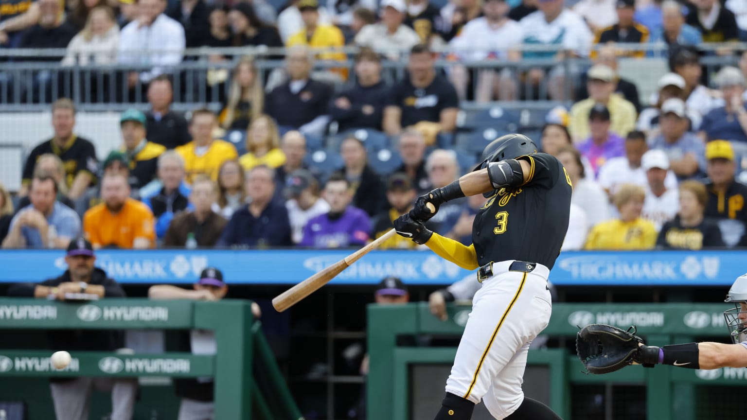 Nick Gonzales pega sencillo remolcador | 12/05/2026 | Los Pirates de ...