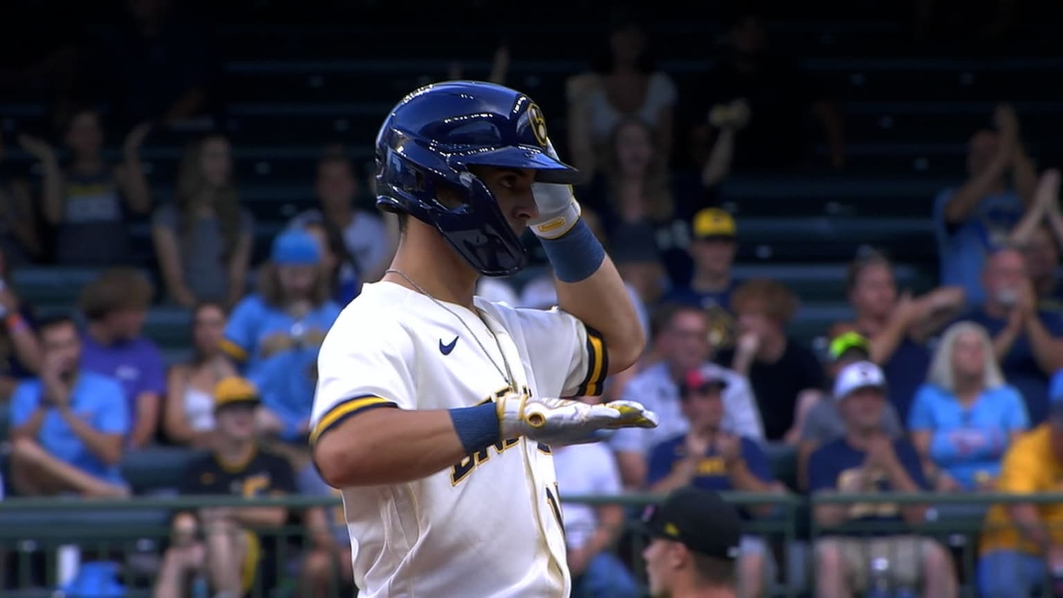 Sal Frelick drives home two runs with a double | 08/03/2023 | Milwaukee