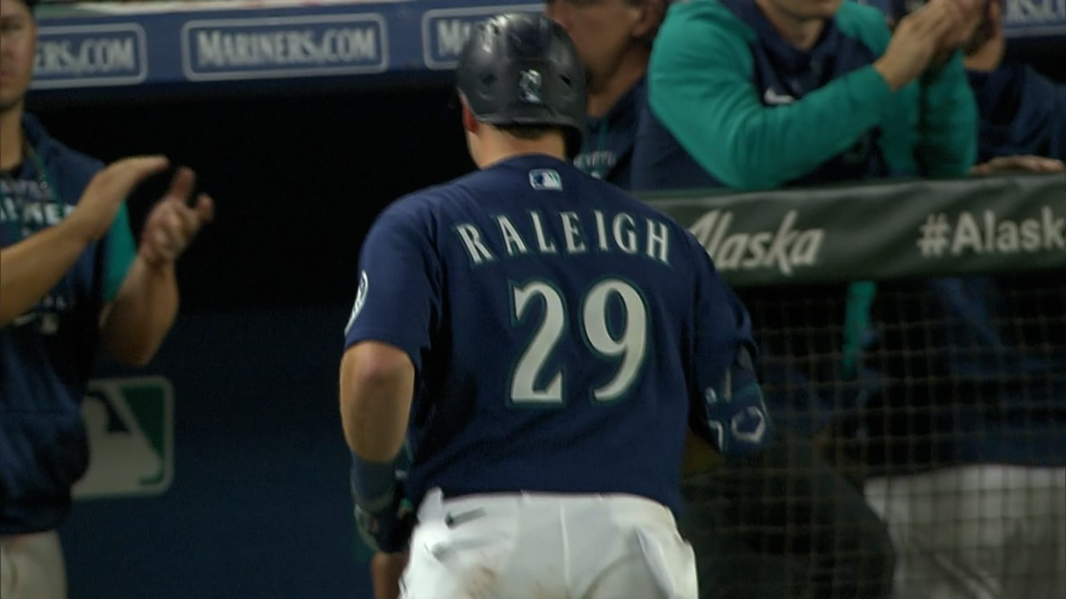 Cal Raleigh s Sac Fly 09 29 2022 Seattle Mariners