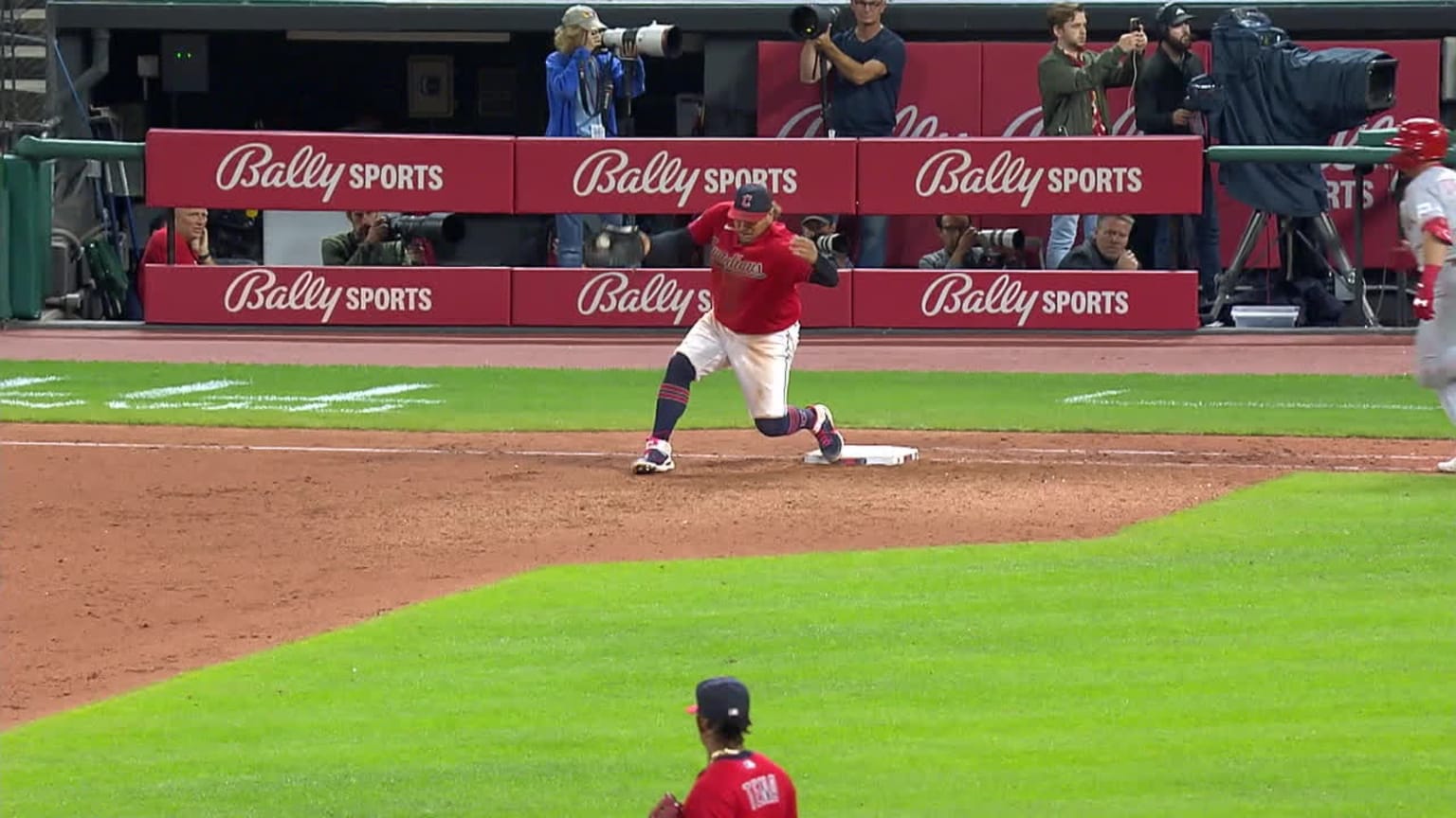 Josh Naylor Trade The Inside Scoop On Seattles Big Move - 8m2ne2a