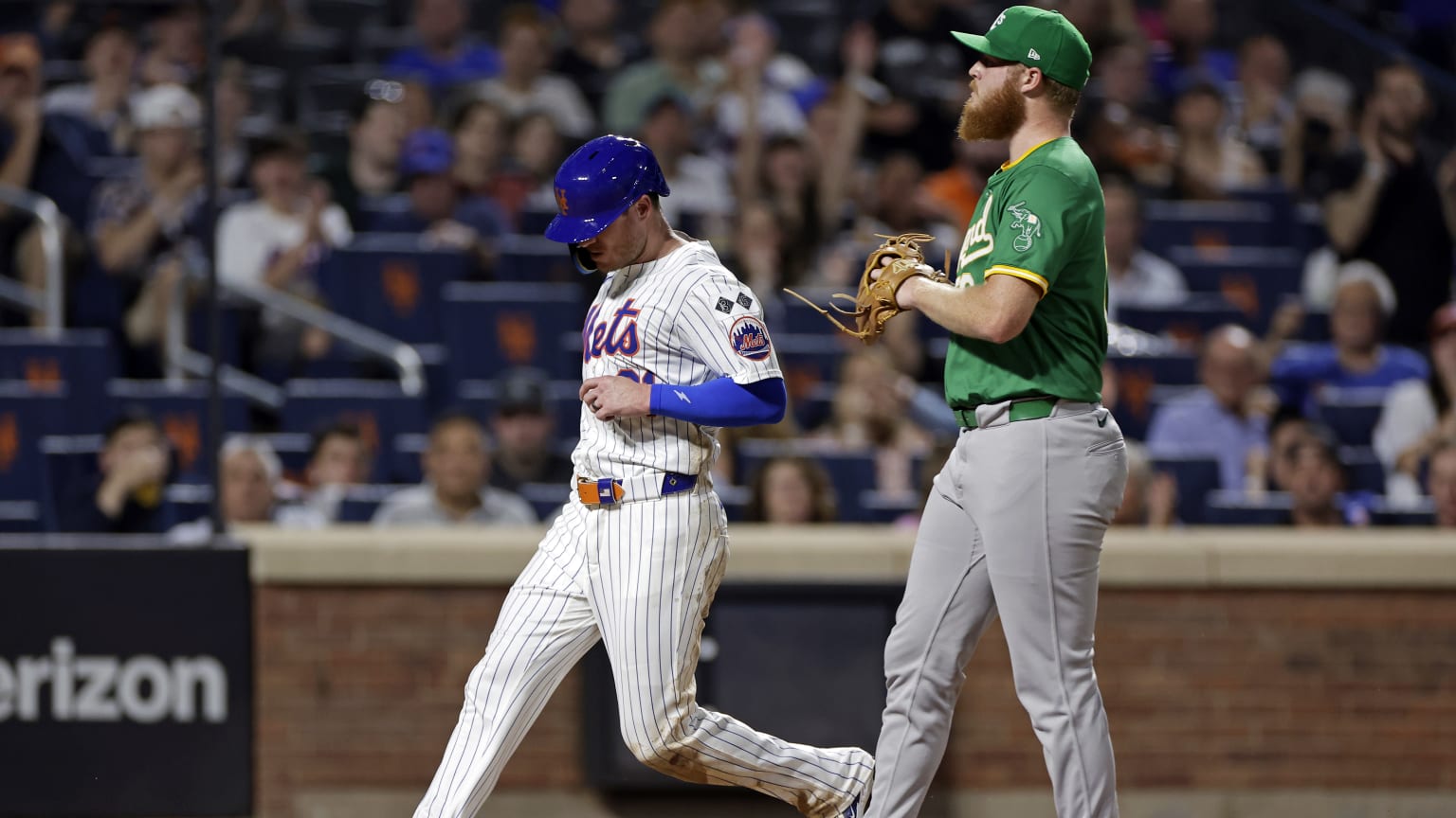 Ben Gamel scores on a wild pitch | 08/14/2024 | New York Mets