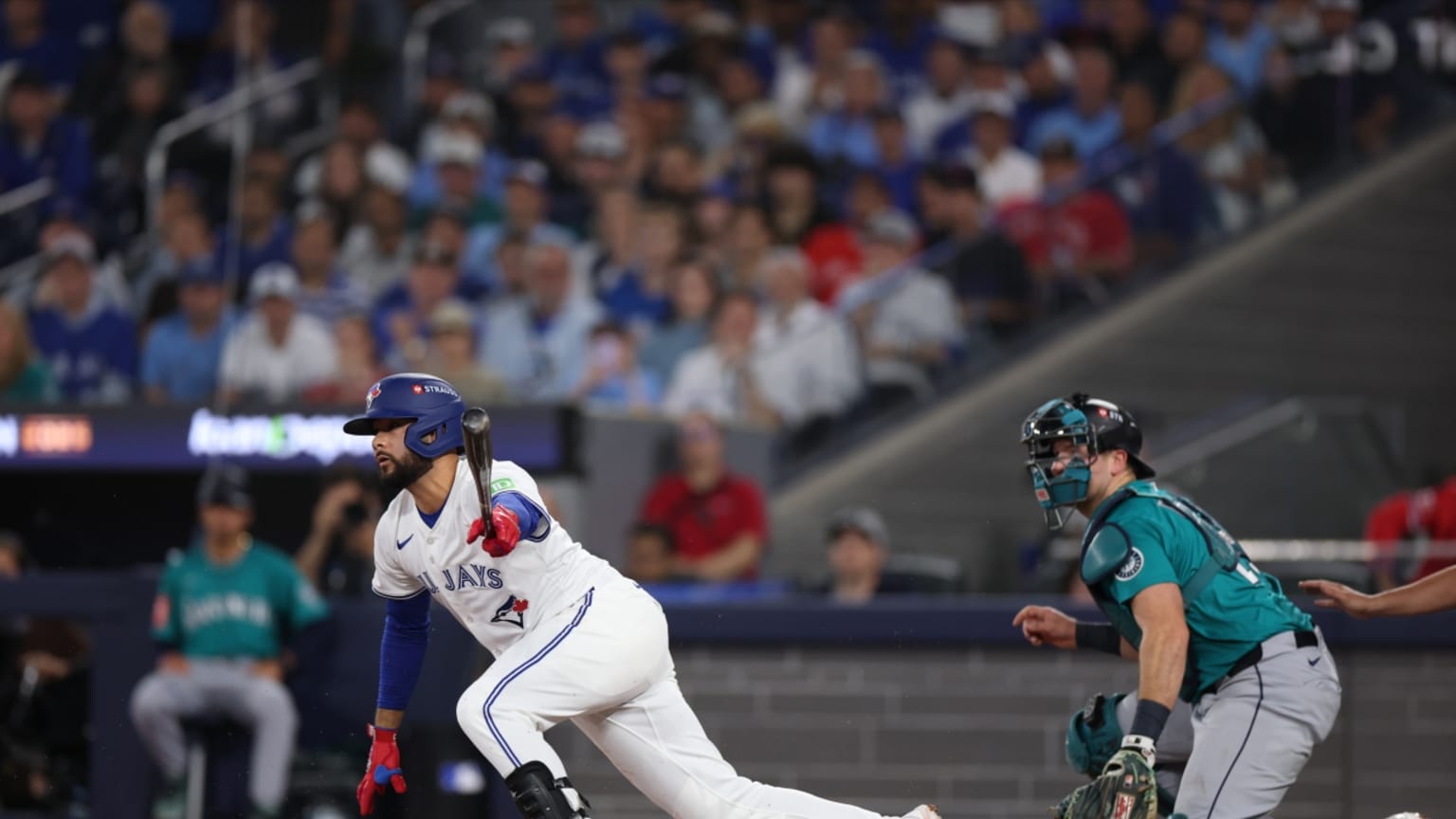 Isiah Kiner-Falefa's RBI infield single | 10/19/2025 | MLB.com