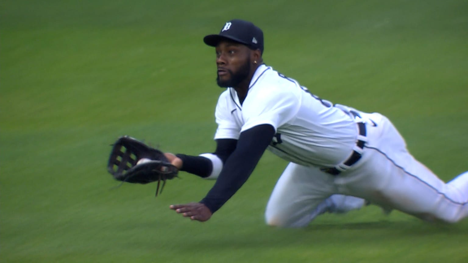 Akil Baddoo's diving catch, 04/09/2022