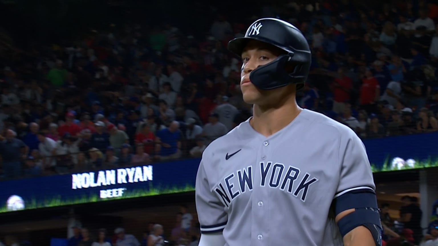 Aaron Judge strikes out swinging in the 8th inning | 10/03/2022 | MLB.com