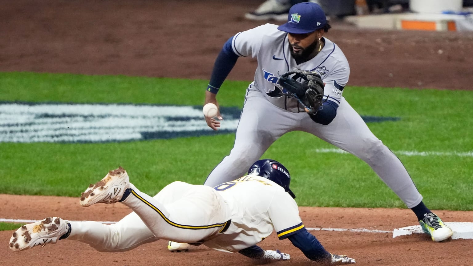 Rays' relay nabs David Hamilton at third base | 10/23/2026 | Minnesota ...