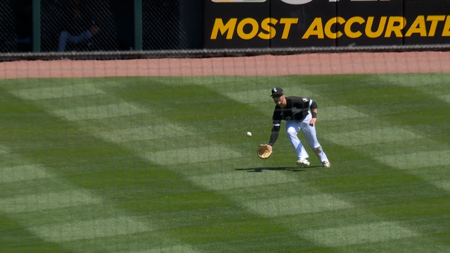 Benintendi makes running grab | 05/04/2023 | Chicago White Sox
