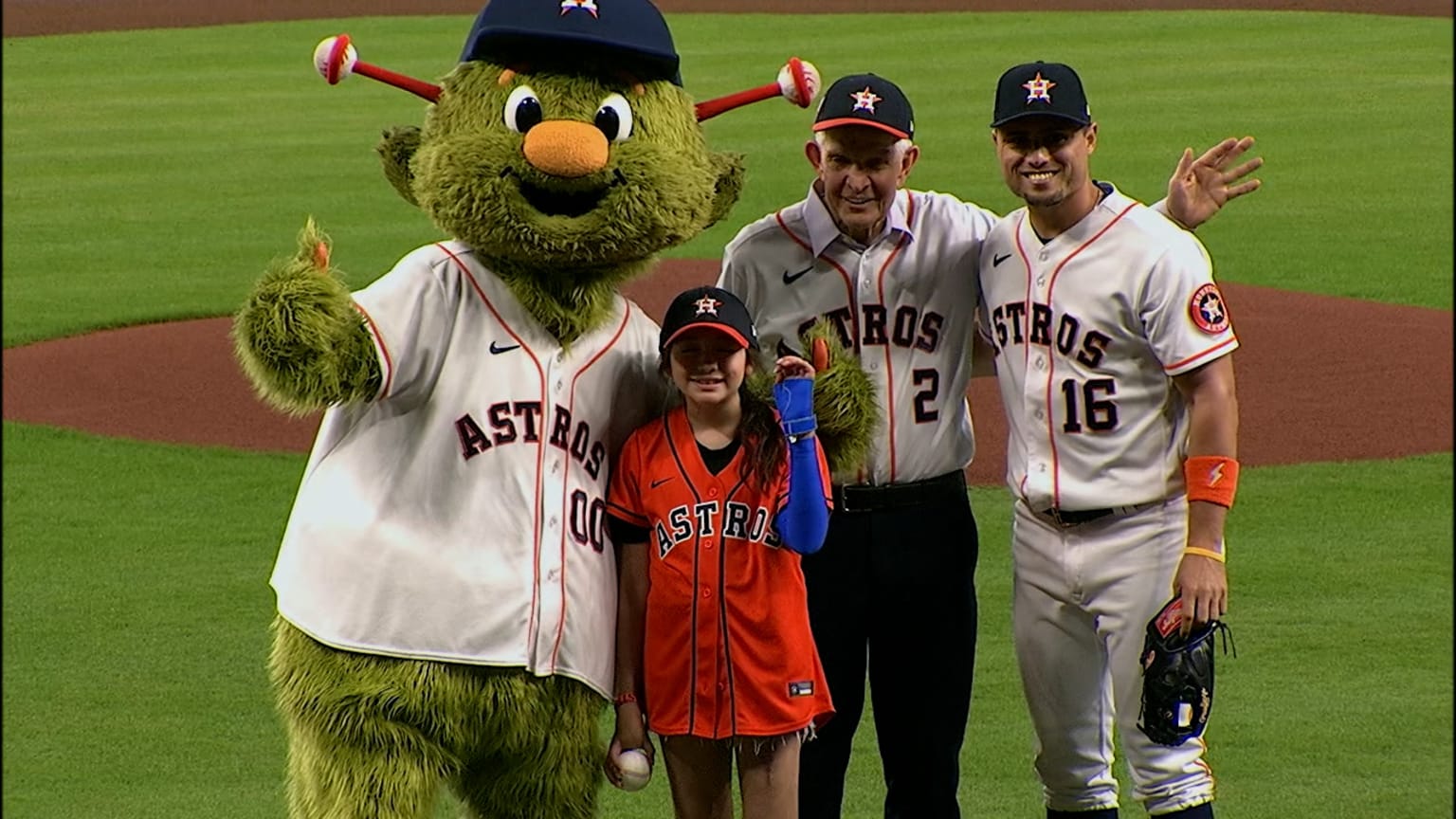 Koutz throws out first pitch at Houston Astros game