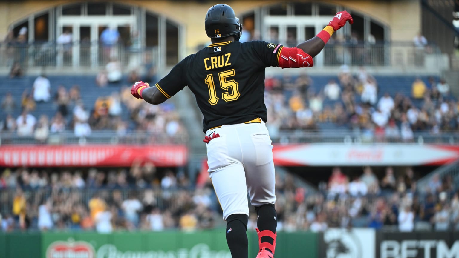 Oneil Cruz's two-run homer (15) | 08/18/2026 | Pittsburgh Pirates