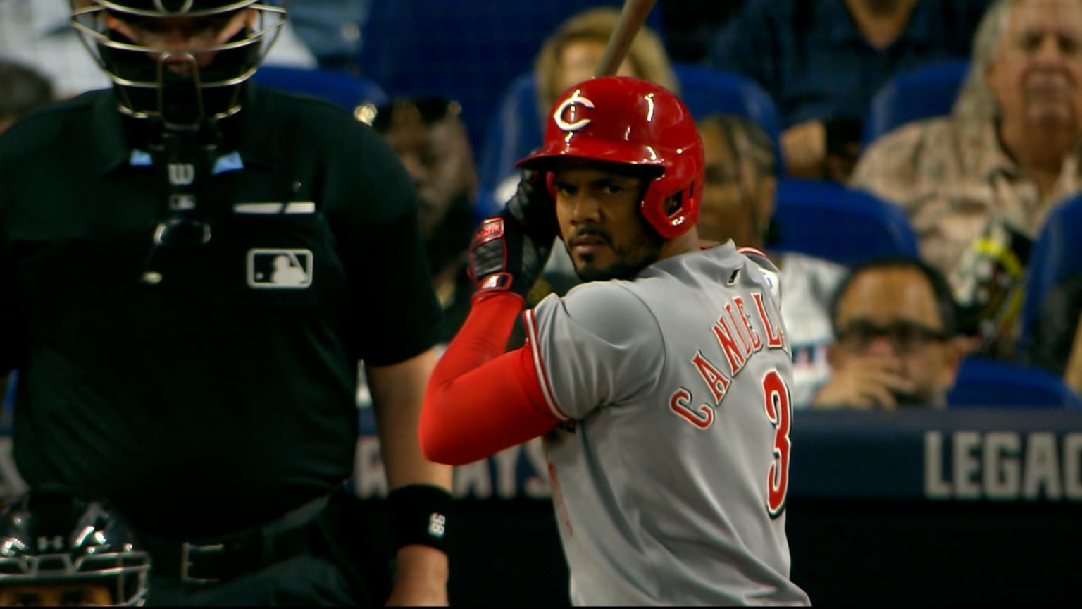 Jeimer Candelario scores on a balk | 04/29/2024 | Cincinnati Reds