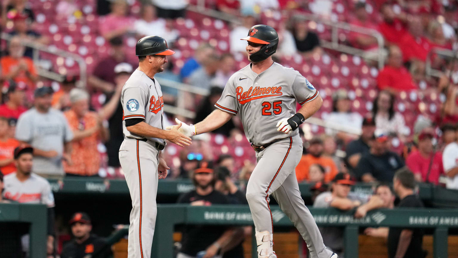 Pete Alonso crushes a two-run homer out to right field to increase the Orioles' lead to 7-0 in the top of the 2nd inning