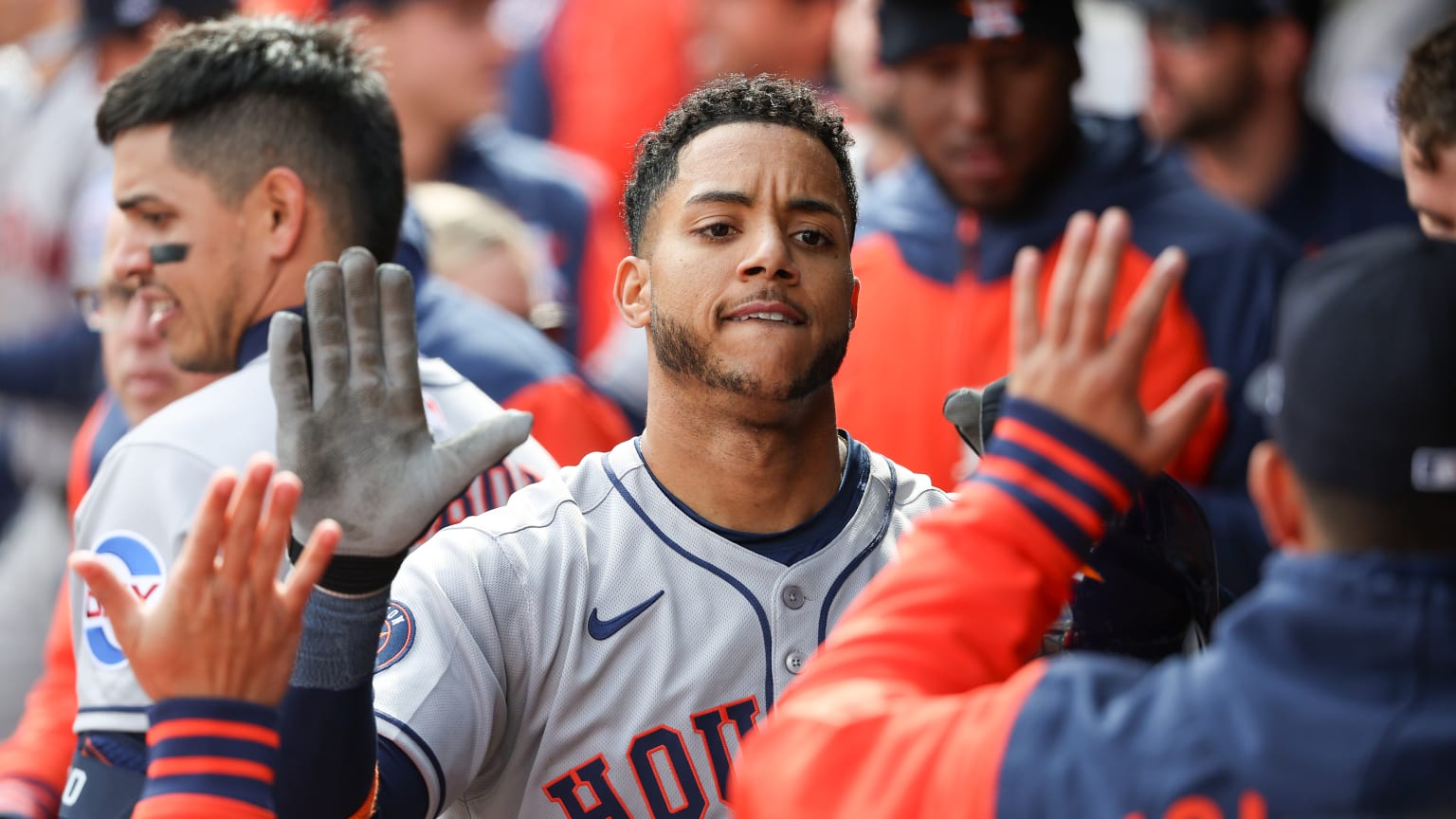 Jeremy Peña lo empata con HR