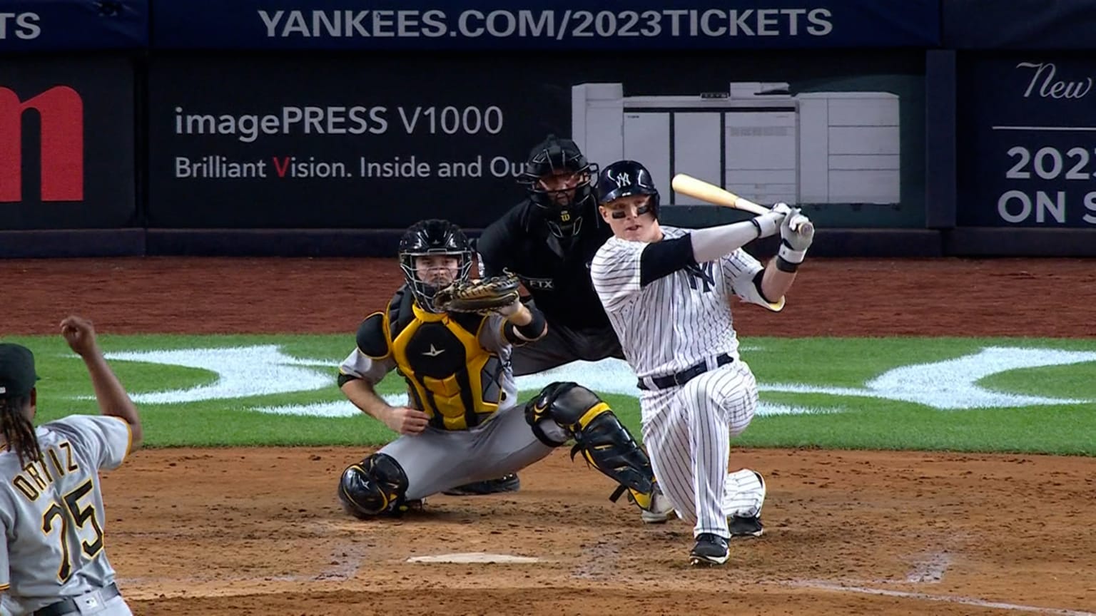 Harrison Bader grounds an RBI single to left field | 09/20/2022 | New ...