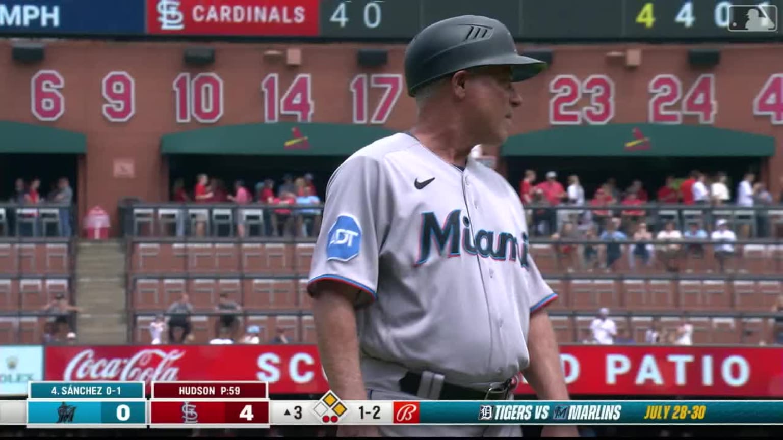 Jody Reed leaves the game with a broken leg | 07/19/2023 | Miami Marlins