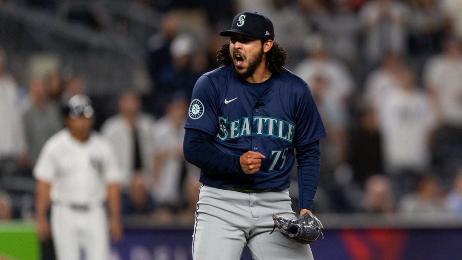 Andrés Muñoz seals the Mariners' 5-4 win
