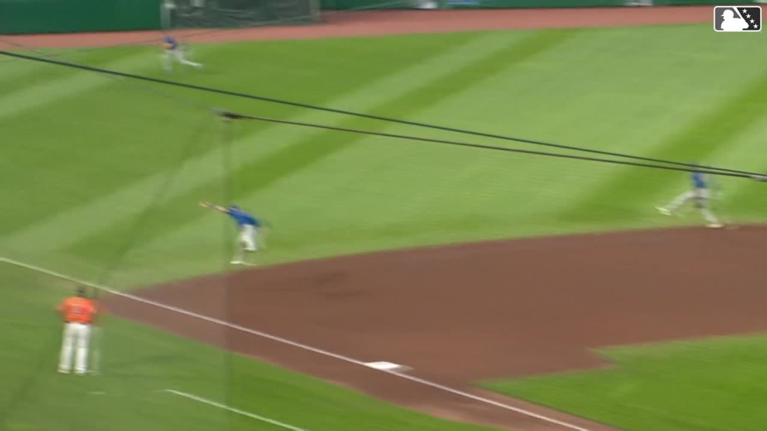 Matt Shaw's leaping grab | 09/20/2024 | MLB.com