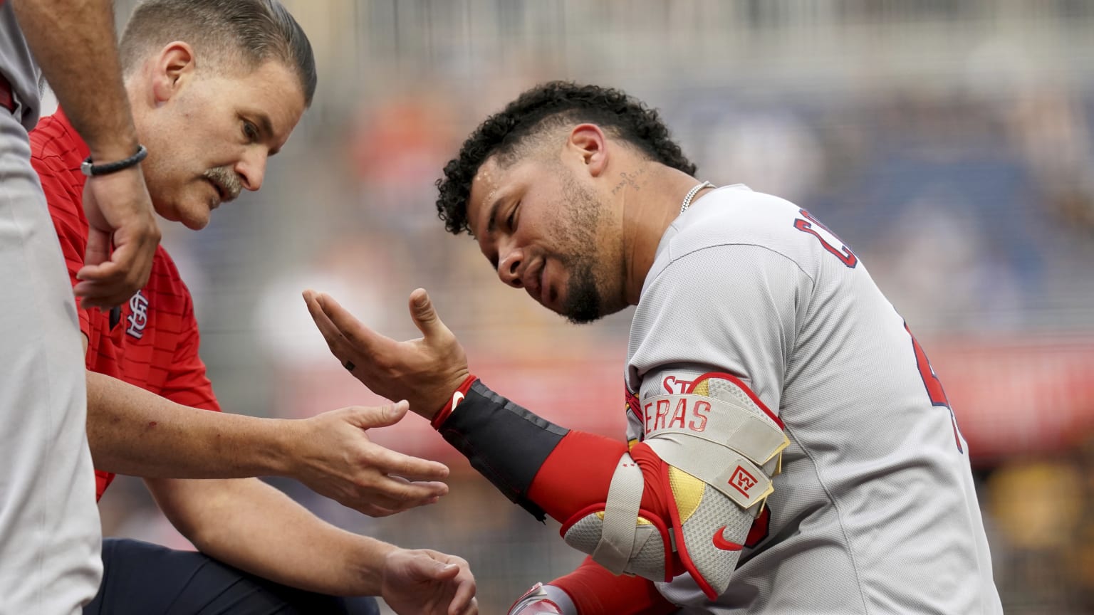 Willson Contreras hit by a pitch in the the 4th