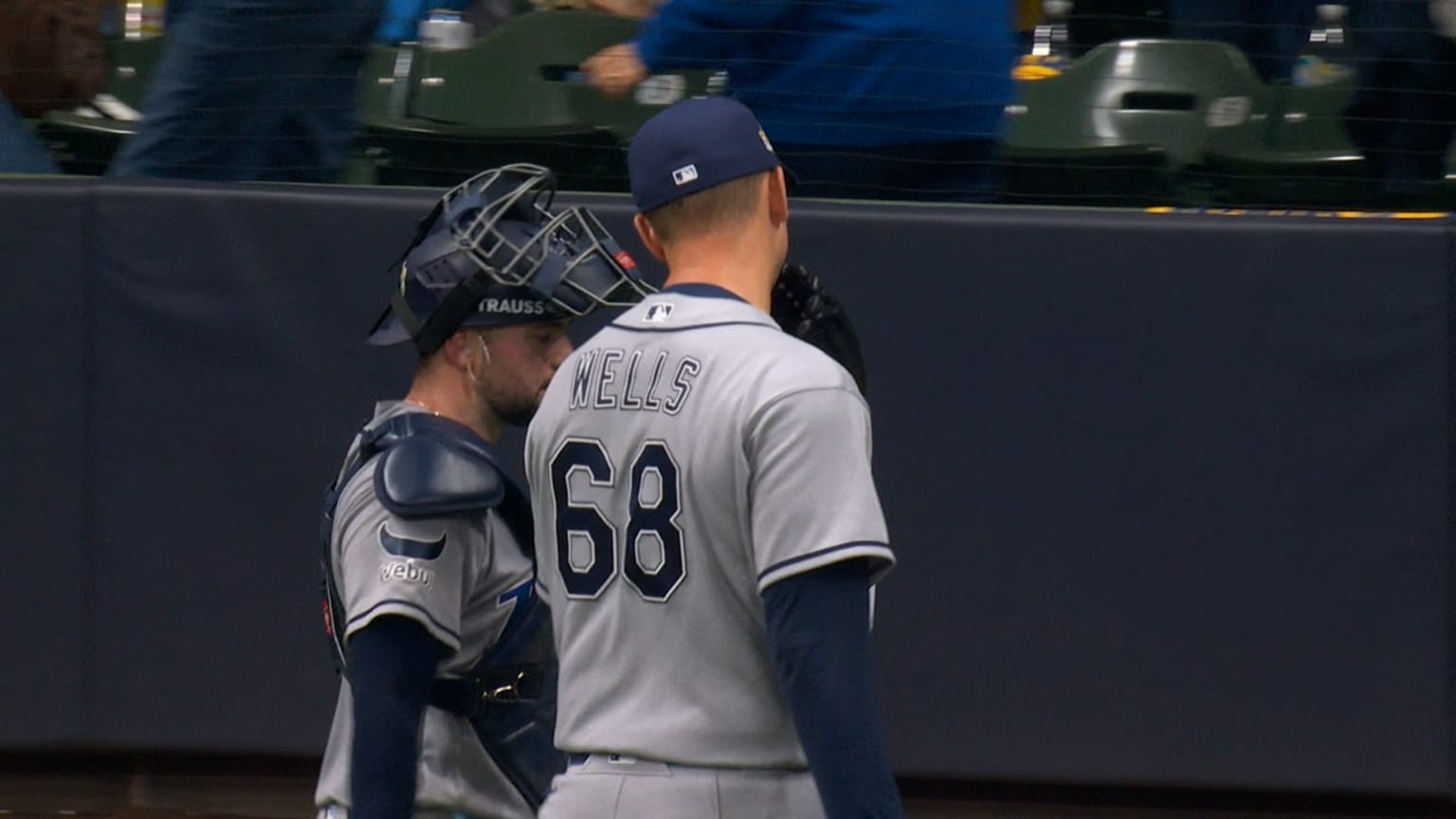 Tyler Wells escapes the jam to end the 6th inning | 10/24/2026 | MLB.com