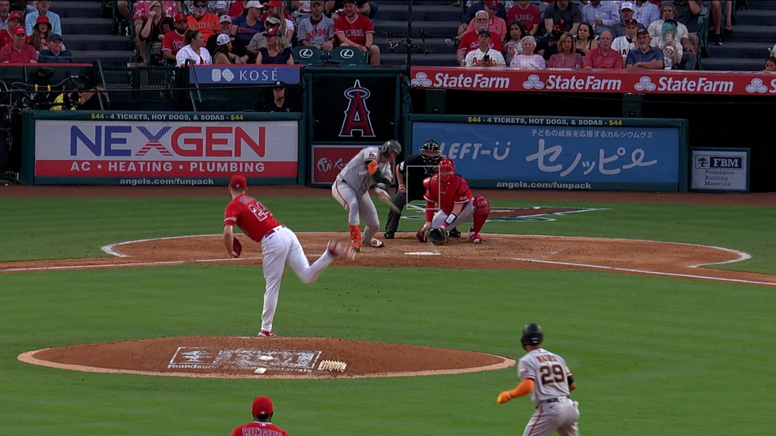 Joc Pederson drives in a run with an infield single | 08/08/2023 | San ...