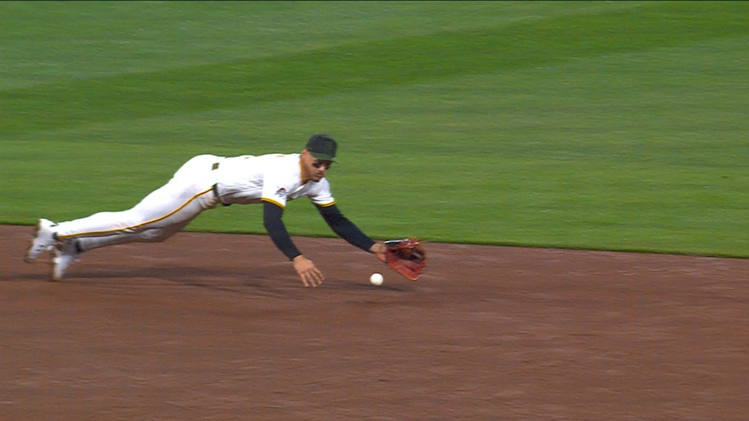 Konnor Griffin's impressive diving play | 04/06/2026 | Pittsburgh Pirates