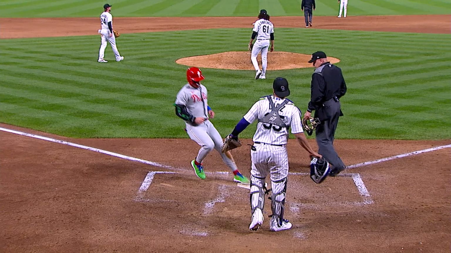 Harper scores after an overthrow to third by Díaz | 05/12/2023 ...