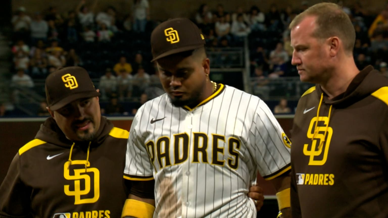Luis Arraez exits with apparent injury | 09/13/2025 | San Diego Padres