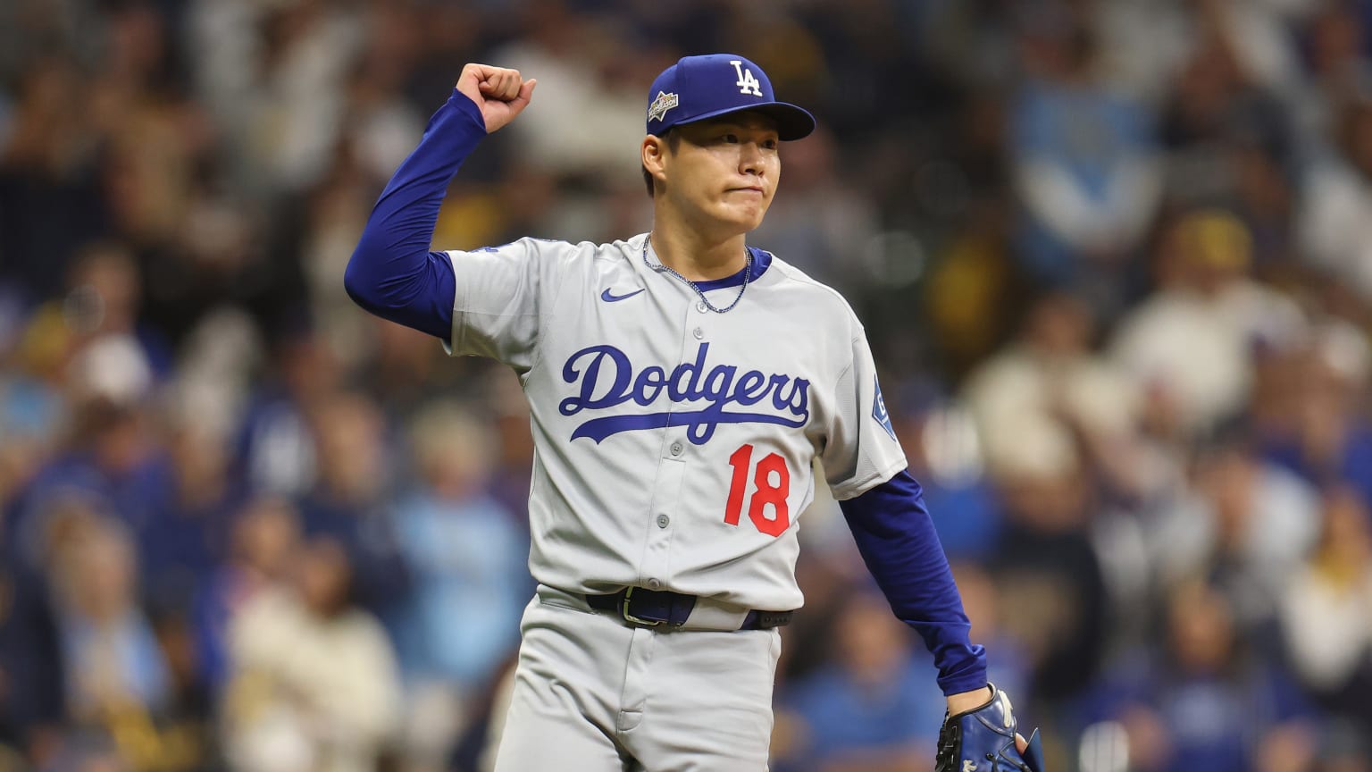 Yamamoto finishes complete game, Dodgers win Game 2 | 10/14